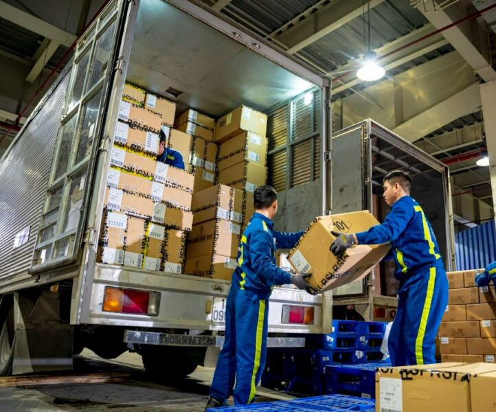 Bốc xếp hàng hóa – Dịch vụ bốc xếp giá rẻ -NKP Logistics Bốc xếp hàng hóa – Dịch vụ bốc xếp giá rẻ -NKP Logistics