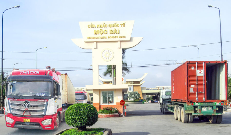 Tại sao nên chọn NKP Logistics vận chuyển hàng may mặc?