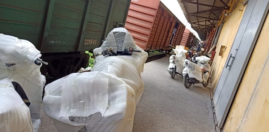 Câu hỏi thường gặp về vận chuyển xe máy bằng tàu hỏa (FAQ)
