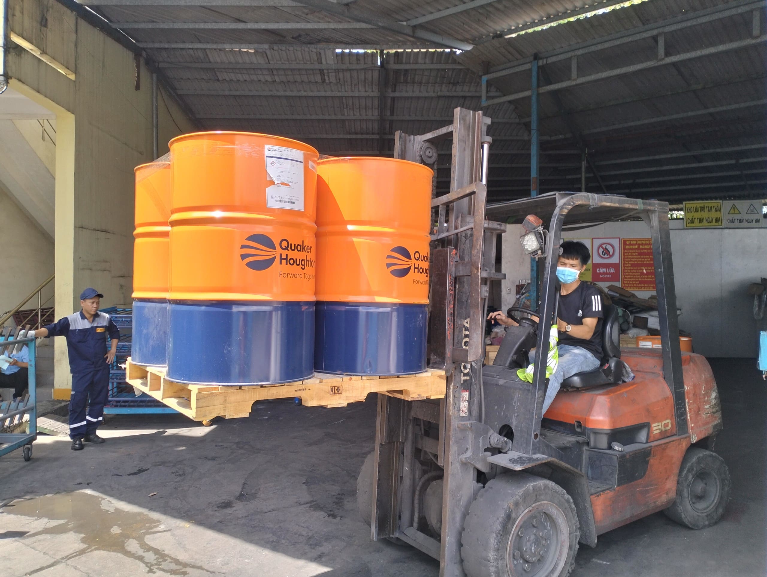 Dịch vụ chành xe Bình Dương đi Quảng Bình tại Nguyễn Kiên Phát