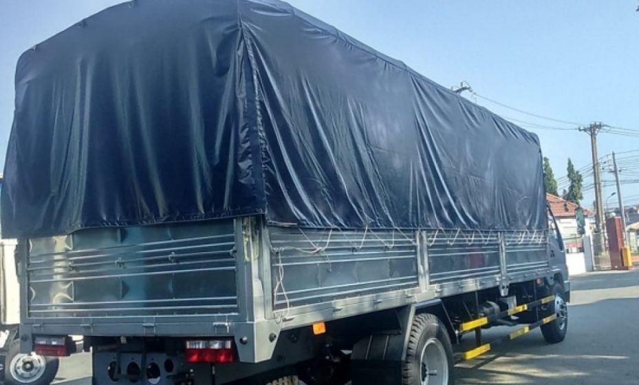 Bốc xếp hàng hóa lên xe tải 8 tấn