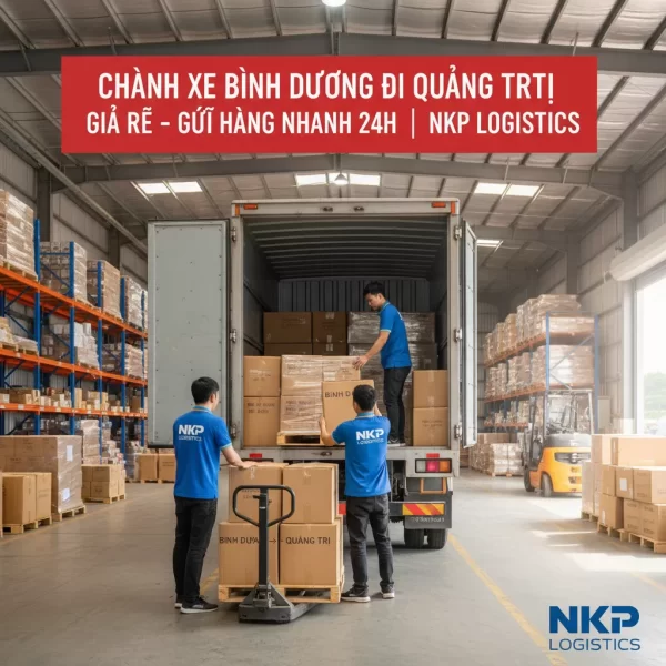 2. Nhân viên sắp xếp kiện hàng lên xe tải