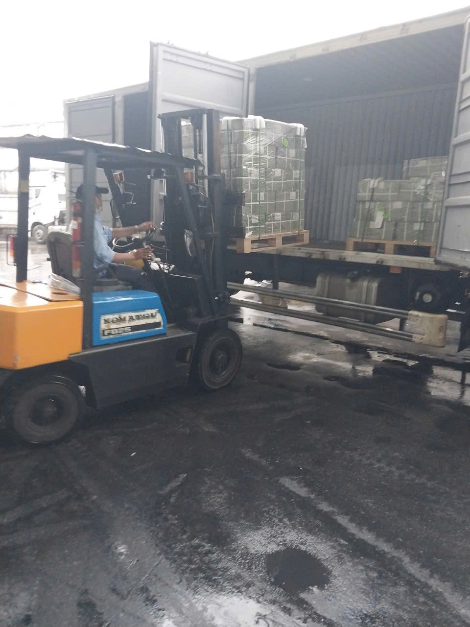Các tuyến thuê xe tải chở hàng Bắc Nam phổ biến Các tuyến thuê xe tải chở hàng Bắc Nam phổ biến