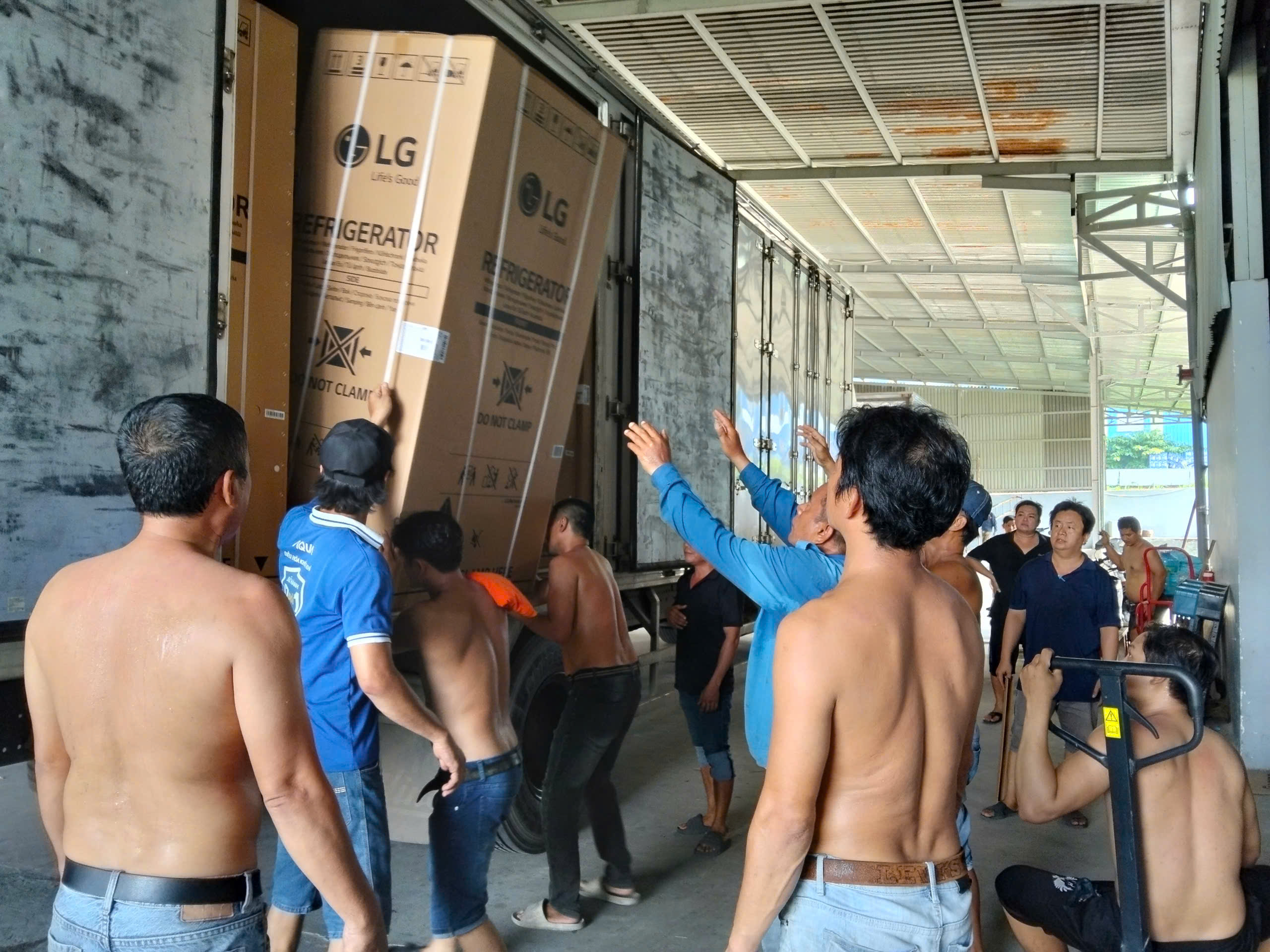Dịch vụ thuê xe tải chở hàng Quận 3 tại NKP Logistics có gì nổi bật? Dịch vụ thuê xe tải chở hàng Quận 3 tại NKP Logistics có gì nổi bật?