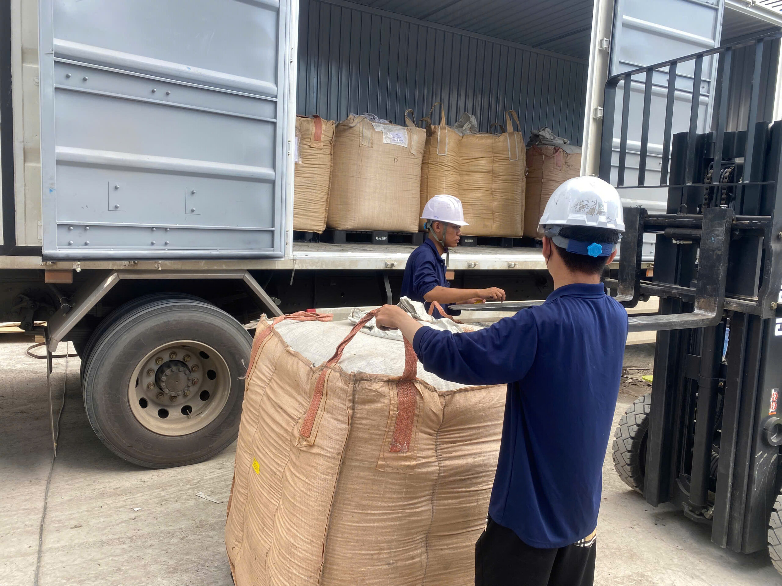 Các hình thức vận chuyển hàng từ Hà Nội đi Đồng Nai Các hình thức vận chuyển hàng từ Hà Nội đi Đồng Nai